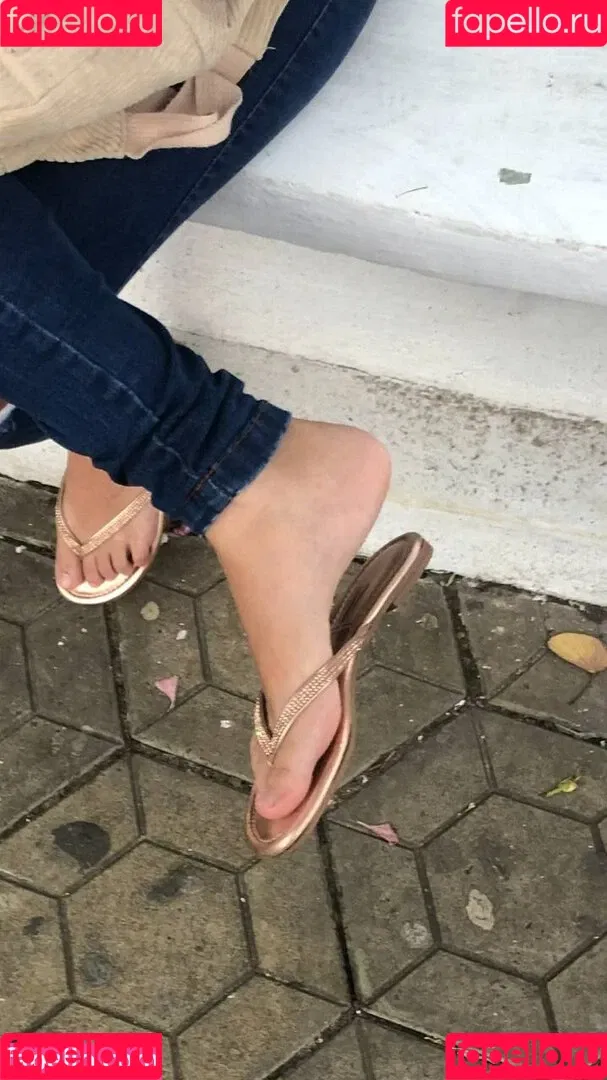 Candid Feet Onlyfans Photo Gallery